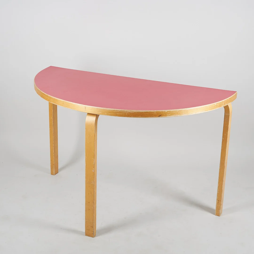 ALVAR AALTO. BORD, modell 96 Artek, Finland. — Tables — Stockholms Auktionsverk Helsinki