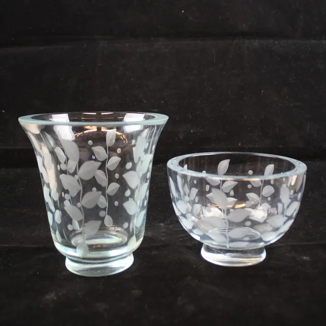 EDWARD HALD. SKÅLAR, glas med slipad dekor 2 st. orrefors.