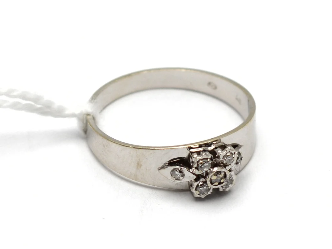 Ring vitguld 18K 2,3g Ø16½ med åttkantslipade diamanter 7xca.0,005ct — Smycken/Ring — Kaplans