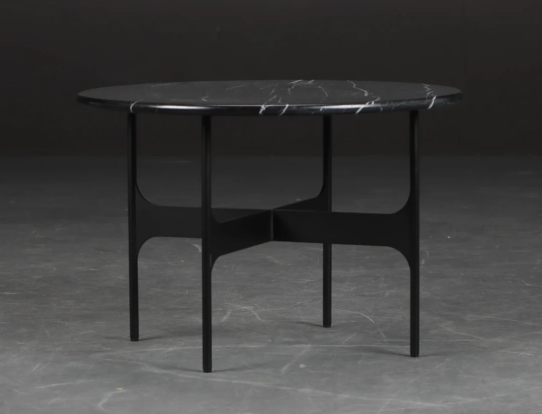 Nichetto studio for Wendelbo, model Floema 'Medium'. Sofabord — Furniture/Coffee tables, occasional tables — Lauritz