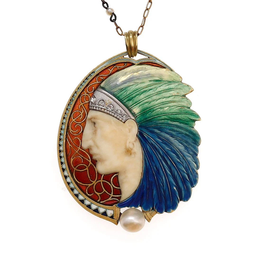 Barcelona pendant with a Native American head, from the early 20th century. — Brooches & Pendants — Balclis