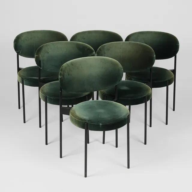 VERNER PANTON ( 1926 -1998). Et sæt på seks stole, sortlakeret stål. petroleumsfarvet velour. Model Series 430. Formgivet 1967. Udført og mærket hos Verpan. (6).