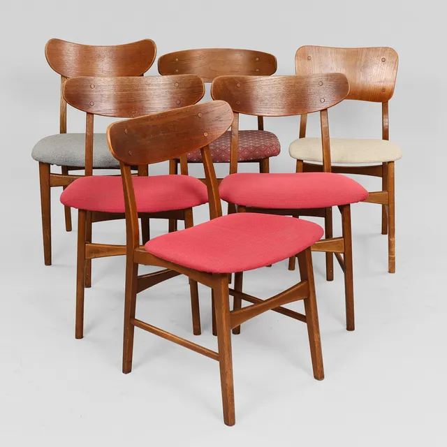 IB KOFOD-LARSEN (1921–2003) M.FL. En samling på seks stole af teak, egetræ og bøg, Danmark, ca. 1960'erne, (6).