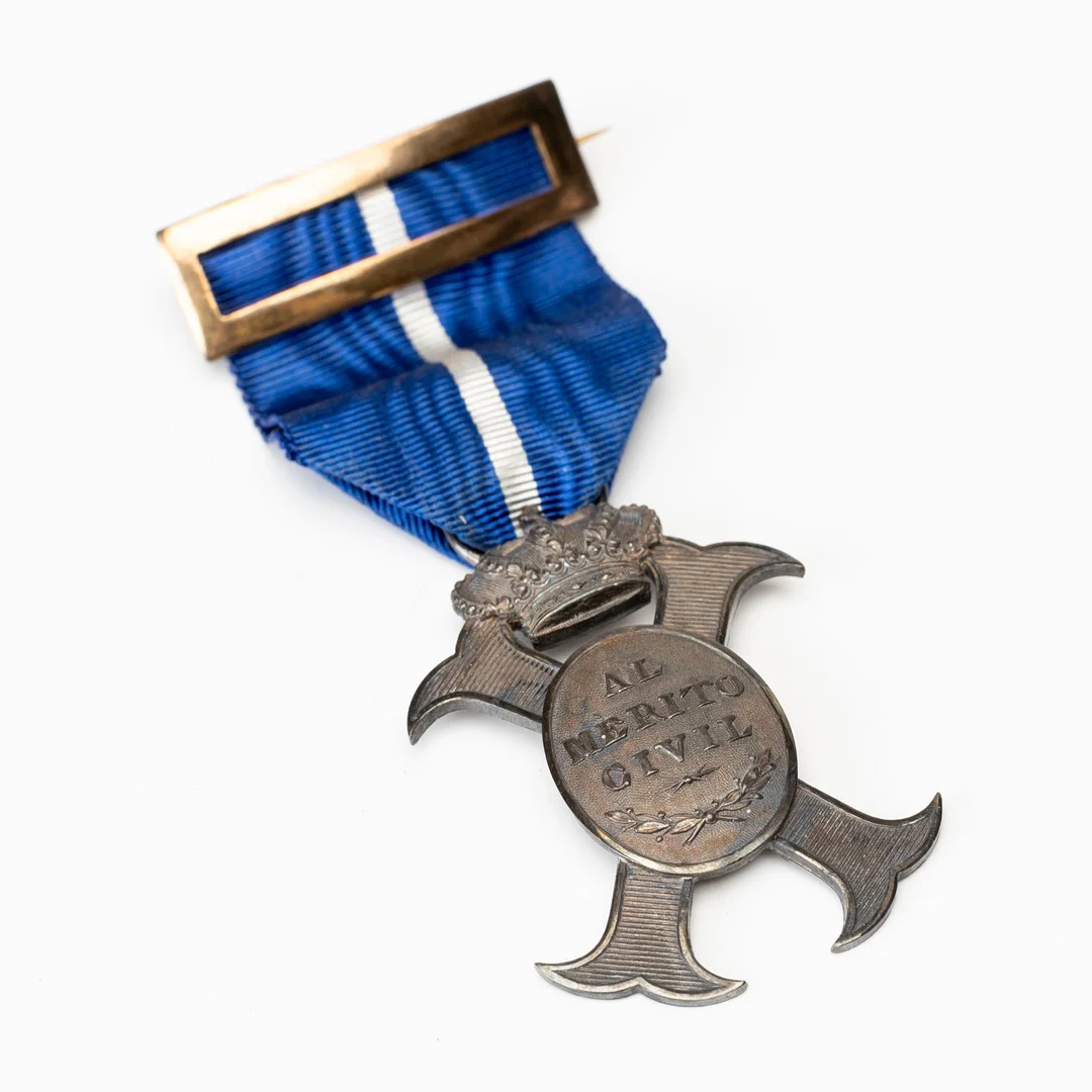 FÖRTJÄNSTKORS, Spanien, civilt tecken, silver. — Orders & Medals — Auktionshuset Kolonn