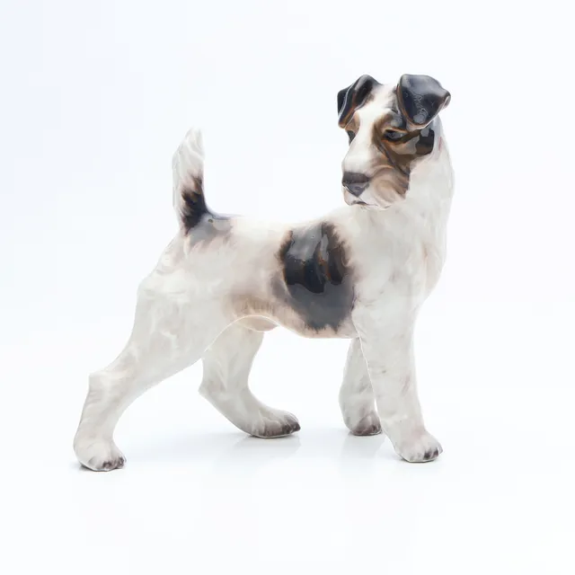 DAHL JENSEN, FIGURIN. Porslin. Nr 1001. Terrier.