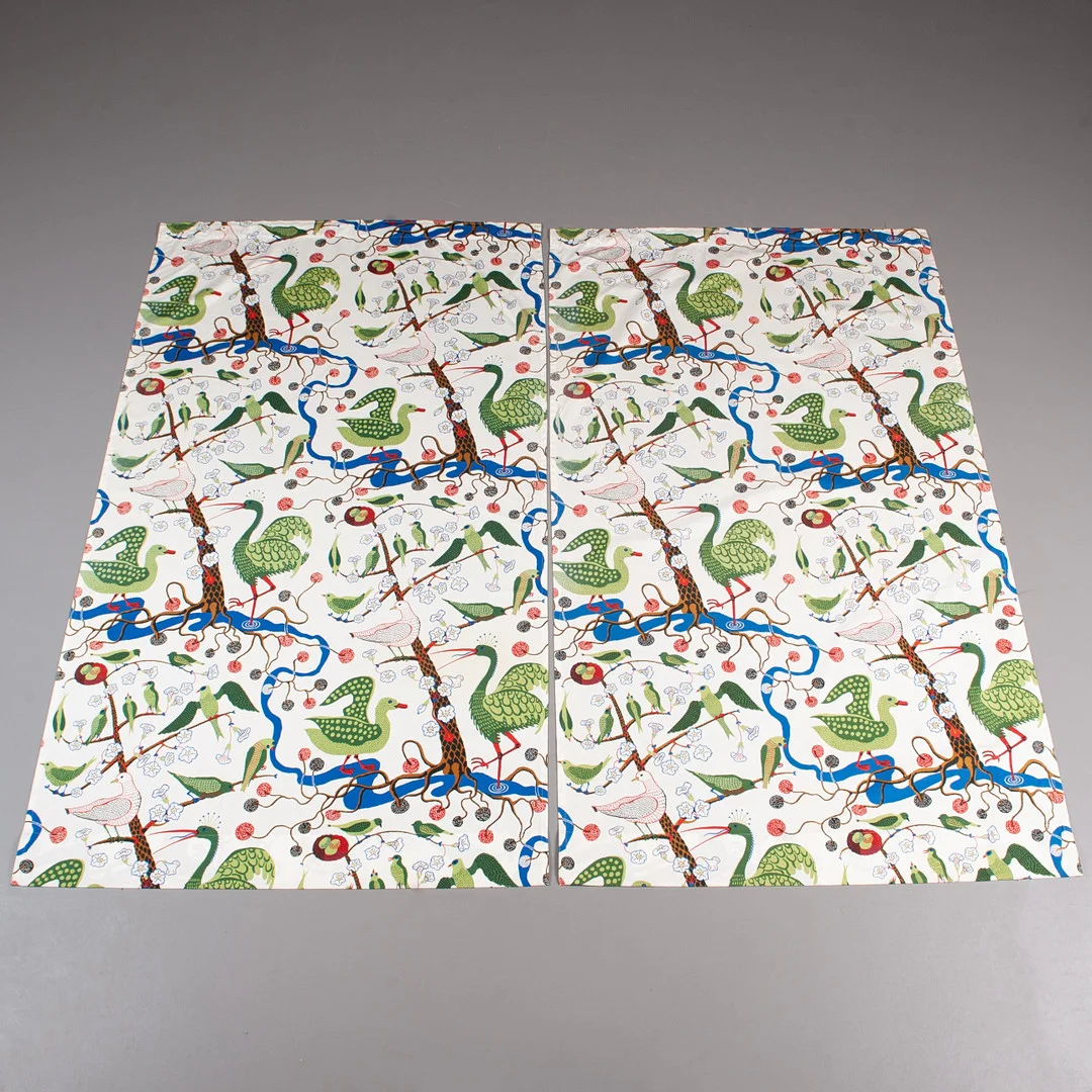 JOSEF FRANK. JOSEF FRANK. DRAPERI / GARDINER. Ett par, "Gröna Fåglar", Firma Svenskt Tenn. — Textiles — Laholms Auktionskammare