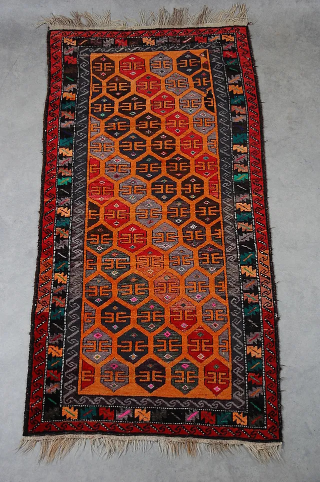 MATTA, Kaukasisk, semiantik, handknuten, 188 x 95 cm.