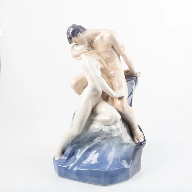 THEODOR LUNDBERG. Skulptur, "Kyssen", modell 1132, Royal Copenhagen, porslin, 1:a sortering.