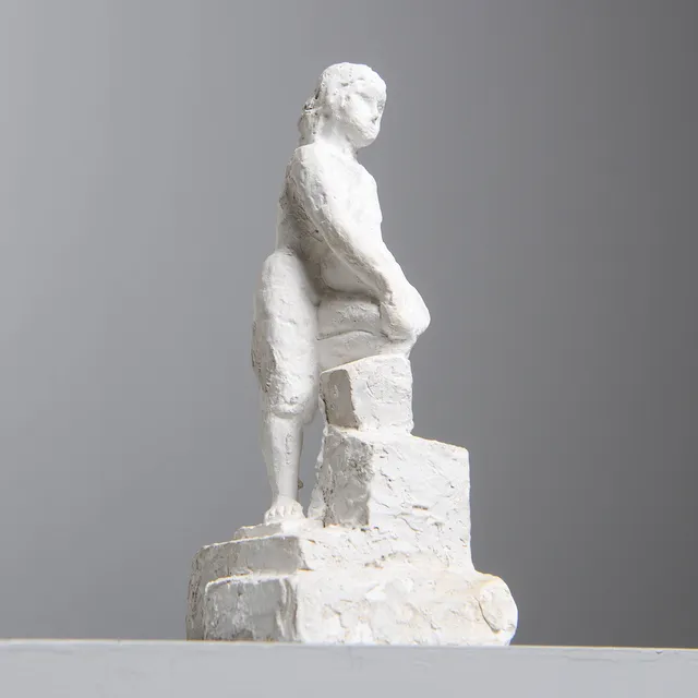 BROR HJORTH. Skulptur, föreställande kvinna, signerad.