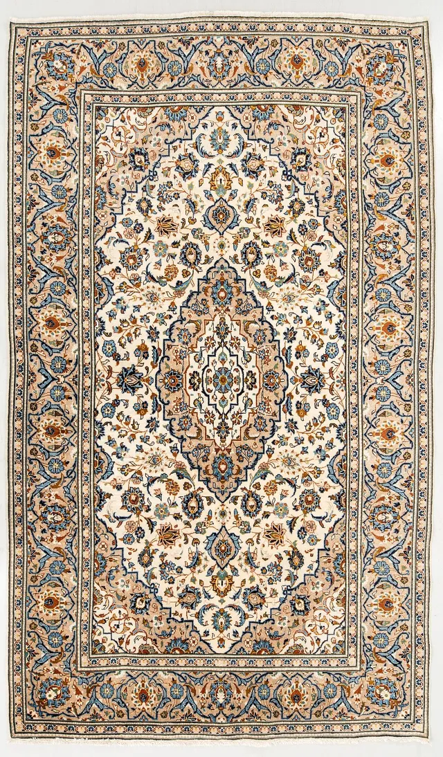 Matta, Keshan, ca 312 x 195 cm.