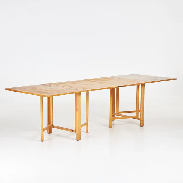 BRUNO MATHSSON. "Maria Flap", slagbord, Firma Karl Mathsson, Värnamo, 1968, modellen ursprungligen formgiven 1936. brännmärkt, stomme i björk, skiva fanerad i alm.