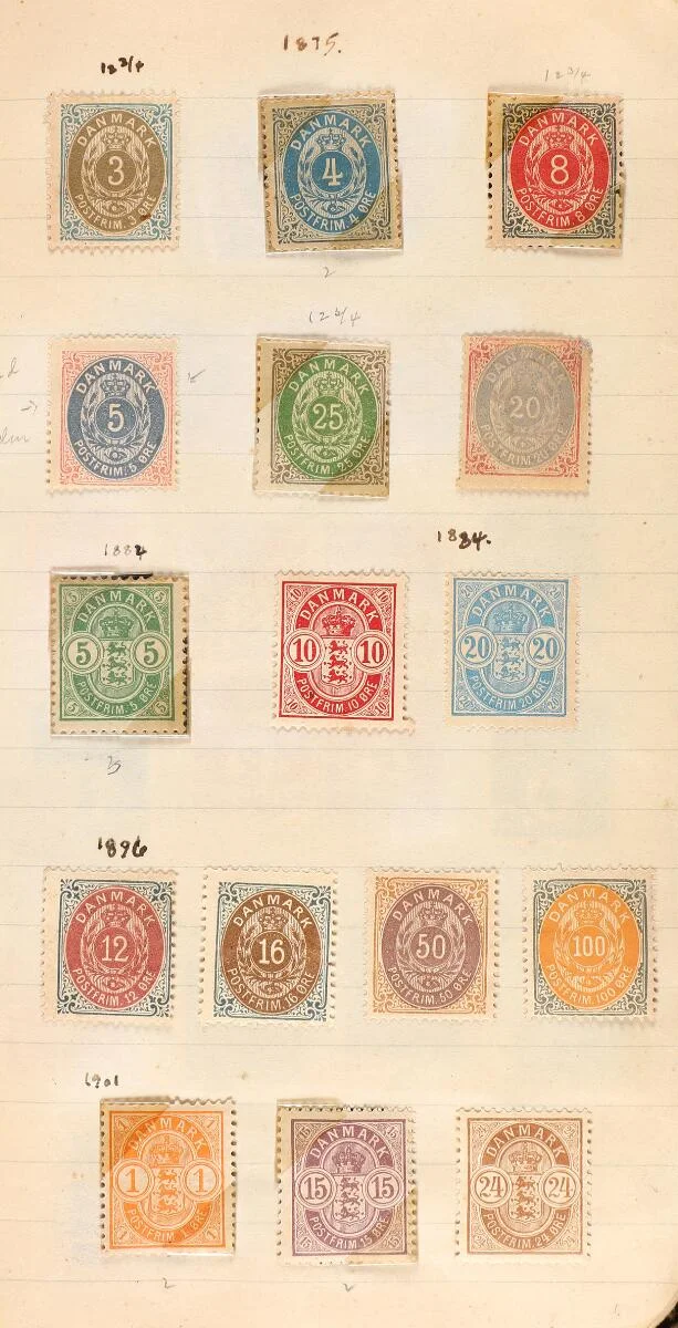 Denmark and Greenland. Duplicate lot in an old notebook. Some better never hinged issues. Various other — Stamps, Covers & Postal History/Denmark/Samlinger/lot & partier — Bruun Rasmussen