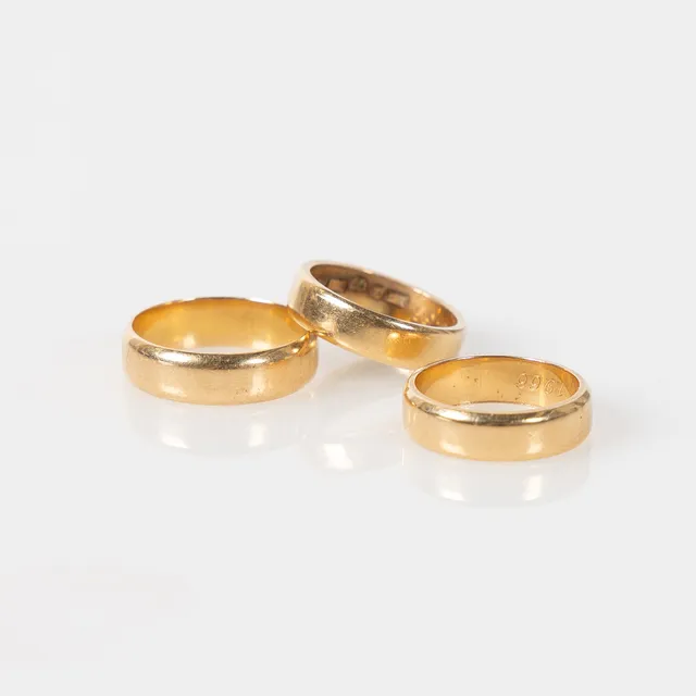 RINGAR, 3 st, 18K guld.