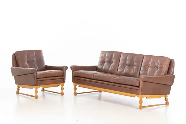 Svend Skipper. Three-seater sofa and armchair, leather (2)