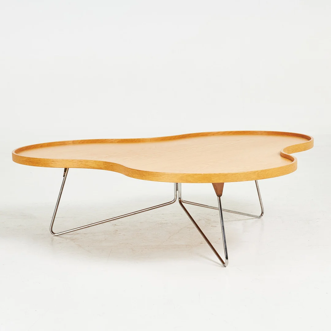 CHRISTINE SCHWARZER. soffbord, "Flower mono", Swedese, lackerad ek, chromade ben. — Coffee Tables — Stockholms Auktionsverk Sickla