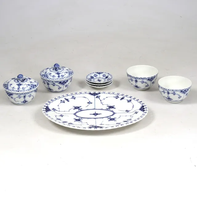 SERVISDELAR, 8 delar, "Musselmalet", Royal Copenhagen, Danmark.