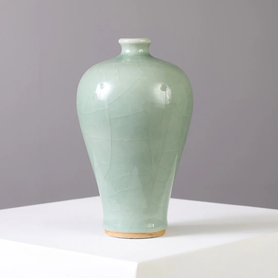 Kinesisk vase af porcelæn med celadonglasur, 1900-tallets sidste halvdel. — Ceramics & Porcelain — Bidstrup Auktioner