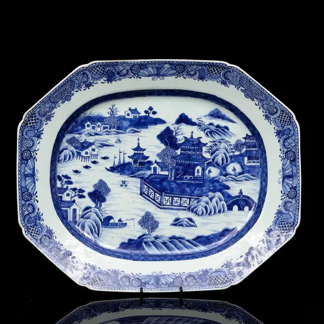 STEKFAT, porslin, Kina, Qianlong 1736-1795).