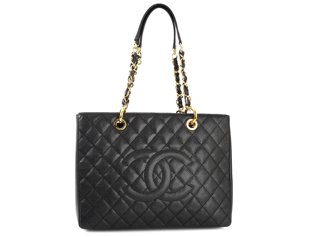 VÄSKA, CHANEL, Grand Shopping Tote, svart kaviar läder, detaljer i gulmetall, 33x25x13cm, hologrammärkt 16245501, cert, dustbag, originalkartong. — Accessoarer/Väskor — Kaplans