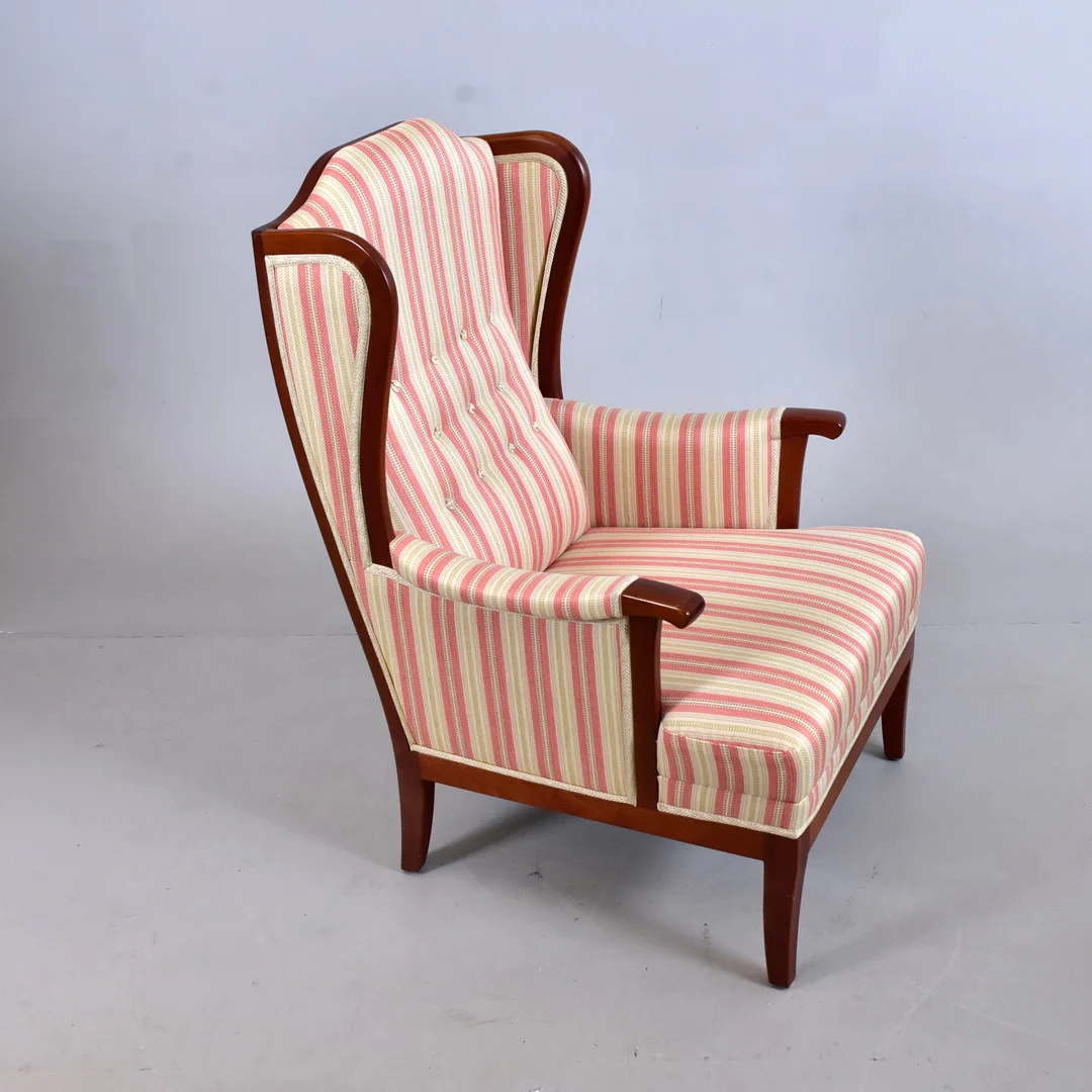 CARL MALMSTEN. Fåtölj "Husfadern" Mahogny, randig textilklädsel, AB O.H. Sjögren, Tranås. — Armchairs & Chairs — Halmstads Auktionskammare