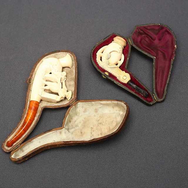PIPOR, 2 st, sjöskum, 1800/1900-tal.