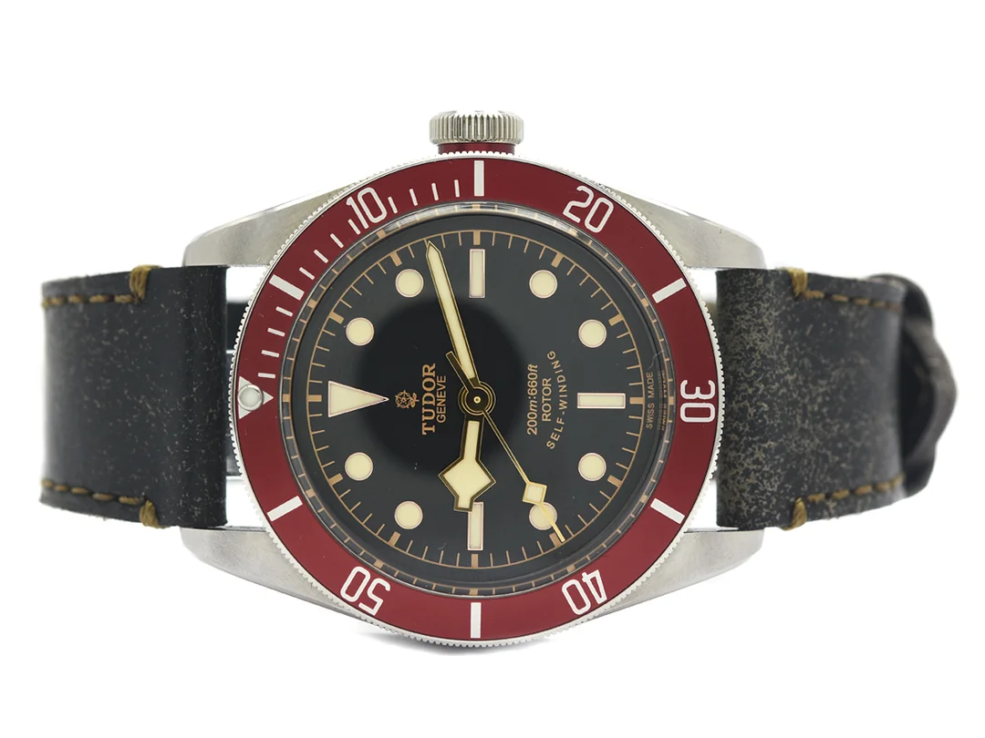 TUDOR, Geneve, Heritage, Black Bay (200m:660ft), Cal ETA 2824-2, Serie nr. I387183, Ref nr. 79220R, Boett nr. 8380, herrur, 41 mm, stål, automatisk, safirglas, läderband, viklås, NATO-band, cert, juni 2015, box. — Klockor/Tudor — Kaplans