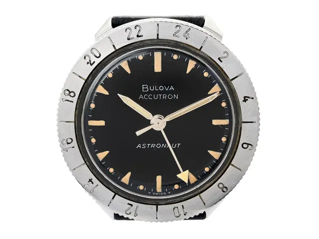 BULOVA, Accutron, Astronaut ((T Swiss T), Cal 214 HN, Serie nr. C37451, Boett nr. M7, herrur, 38 mm, stål, stämgaffel, plexiglas, 24-timmarsvisning, defekt, läderband, ca 1967.