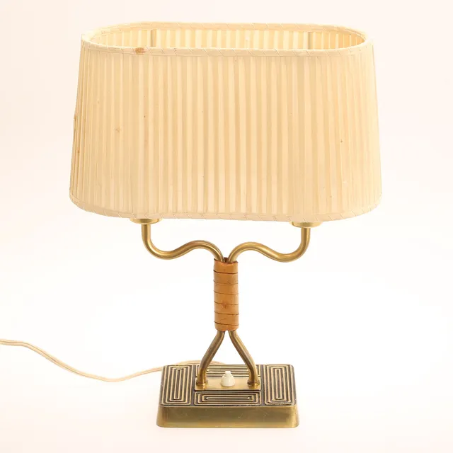 SONJA KATZIN. Bordslampa, 1960-tal, ASEA, modell E 1274, mässing och läder, originalskärm.
