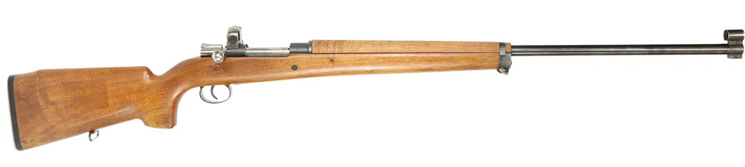 GEVÄR, fabrikat Carl Gustav, modell 63, kaliber 6,5x55, tillv.nr 471245, se-nr SE0260422. — Military weapons — Walter Borg