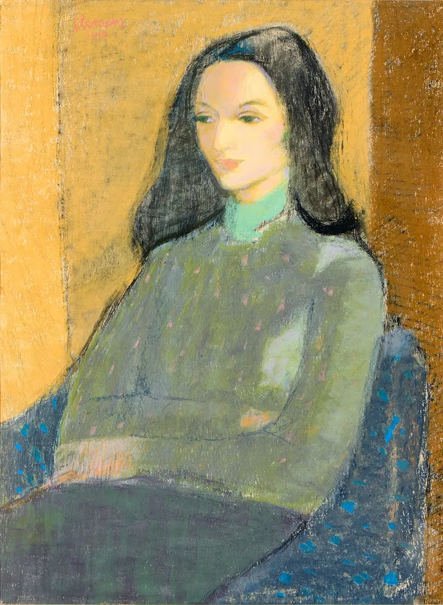 CURT CLEMENS (1911-1947). Porträtt av sittande kvinna mot gulbrun fond.
