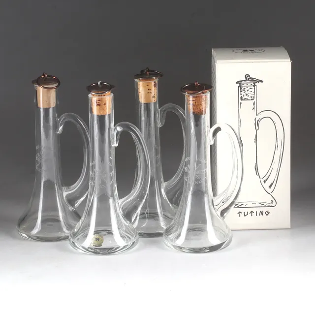 BRÄNNVINSKARAFFER, 4 st. glas, "Tuting", Reijmyre glasbruk.