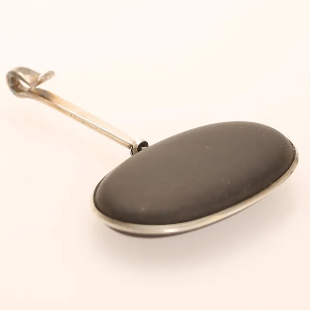 VIVIANNA TORUN BÜLOW-HÜBE. Hänge, sterlingsilver med natursten eget verkstad..