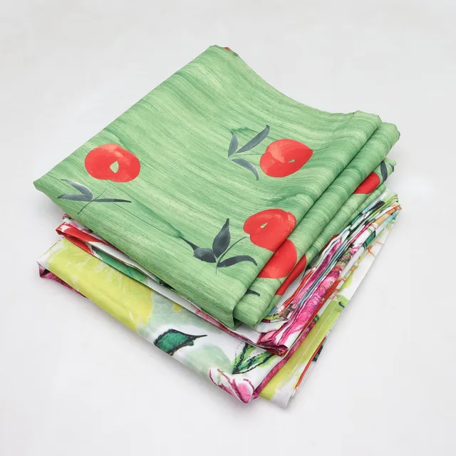 DUKAR, 2 st, polyester, Lena Linderholm 2000-tal.