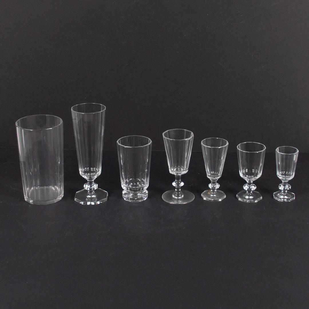 ELIS BERGH. KOSTA. Glasservis "Karlberg" ,60 delar. — Tableware — Laholms Auktionskammare