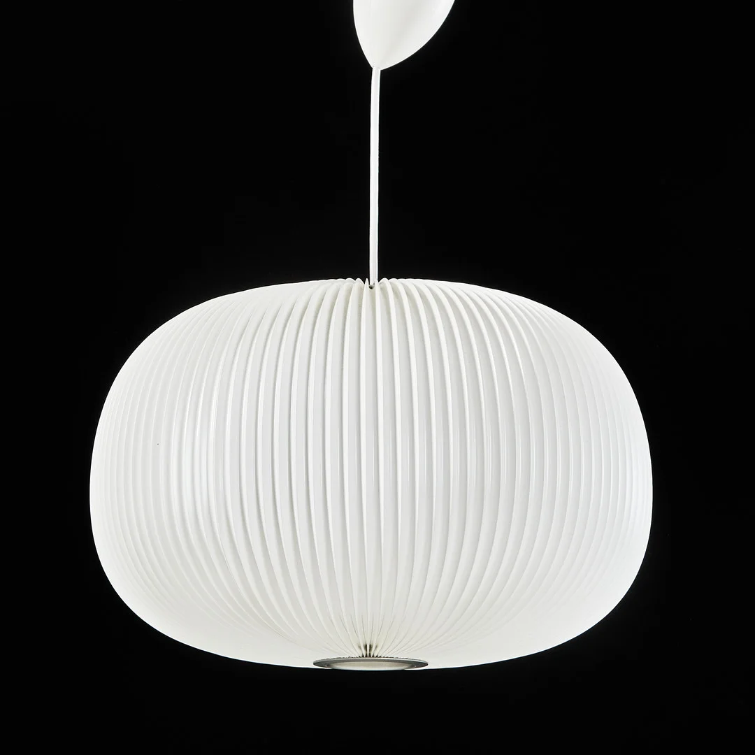 LE KLINT. "Lamelia 1", modell 132, 2010-tal, formgiven 2017 av Hallgeir Homstvedt och Jonah Takagi. — Ceiling lights — Stockholms Auktionsverk Magasin 5