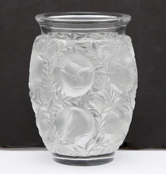 LALIQUE MANUFACTURE. "Bagatelle" vase.