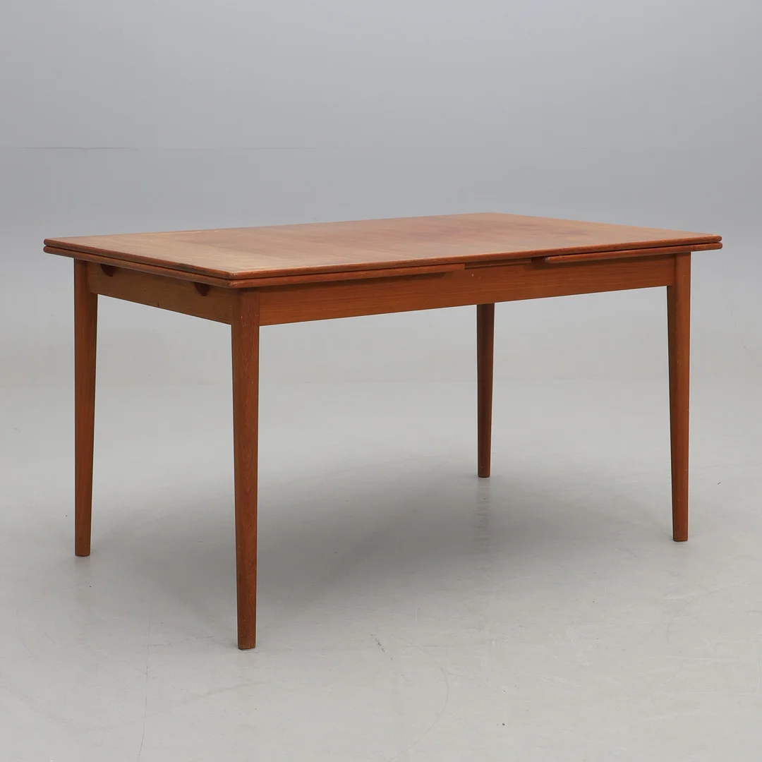 NILS JONSSON. MATBORD, "Bjärni", Hugo Troeds, Bjärnum 1960-tal. — Dining tables — Crafoord Auktioner Malmö