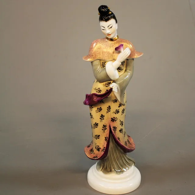 FIGURIN, Royal worchester, art déco. England.