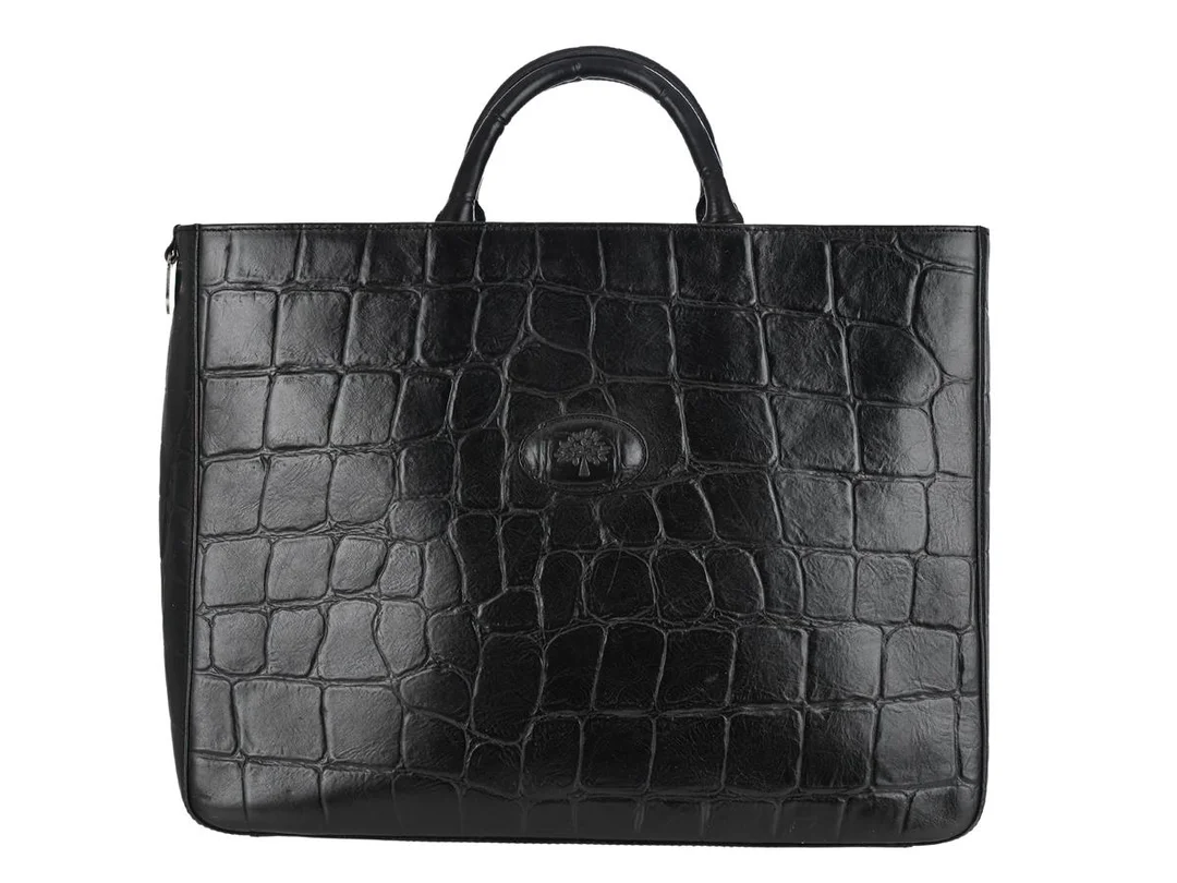 VÄSKA, MULBERRY, svart präglat läder, silverfärgade beslag, 35x26x11 cm, bruksslitage. — Accessoarer/Väskor — Kaplans
