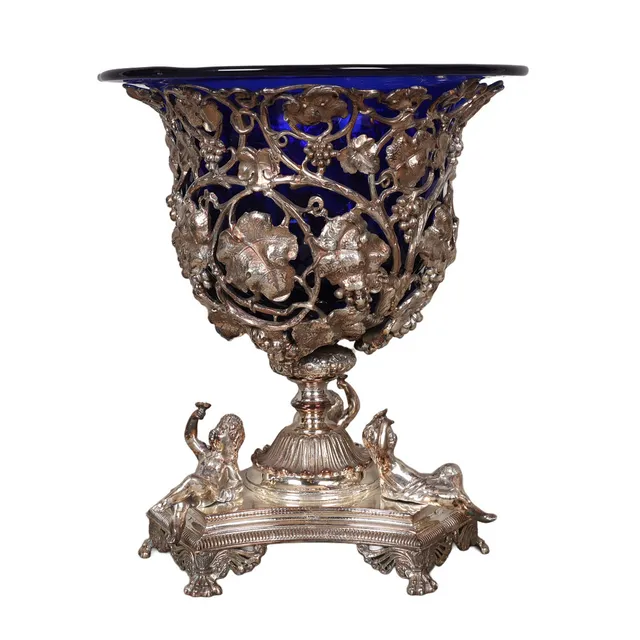 A LARGE VICTORIAN SILVER PLATED TABLE CENTRE PIECE.