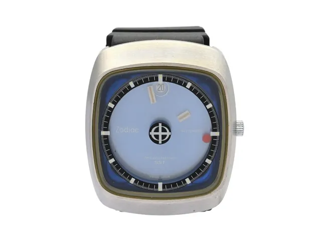 ZODIAC, Astrographic SST, Cal 88 D, Boett nr. 882 963, herrur, 36 x 42 mm, stål, automatisk, mineralglas, datum, plastband, ca 1972.