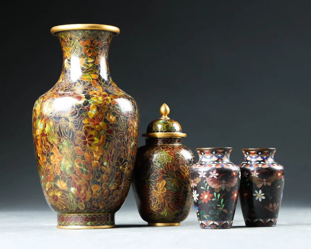 Samling cloisonet, Kina, 1900-tallet (4) — Hobby and collectibles/Asian art — Lauritz