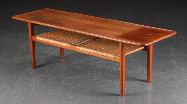 Hans J. Wegner for Andreas Tuck. Sofabord af teaktræ, model 'AT-10'