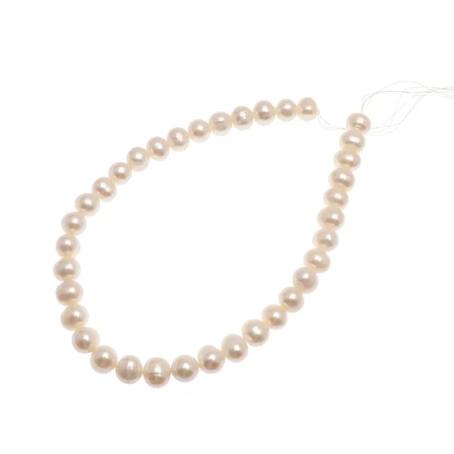 A SINGLE ROW OF GRADUATED CULTURED PEARLS.