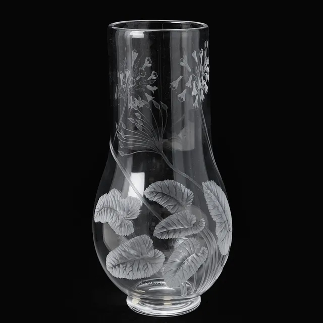 LISA BAUER. Vas, glas, slipad dekor av linnéa, Kosta Boda, signerad.