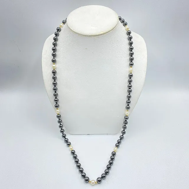 HEMATIT COLLIER MIT SUCHTPERLEN.