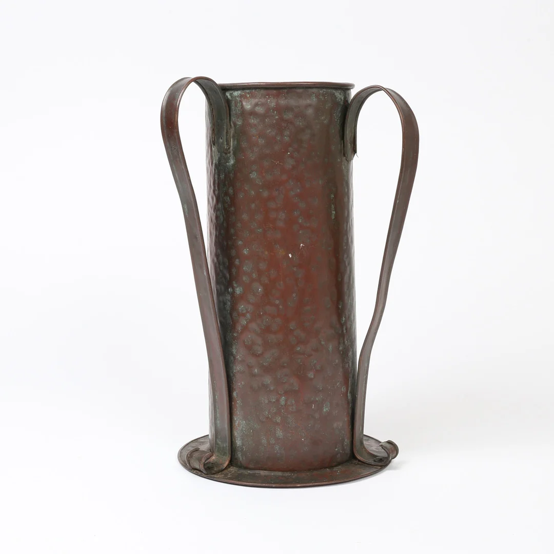 AN ARTS & CRAFTS COPPER VASE. — Pewter, Brass & Copper — Bishop & Miller