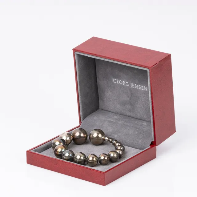 Jacqueline Rabun for Georg Jensen. Cave bracelet