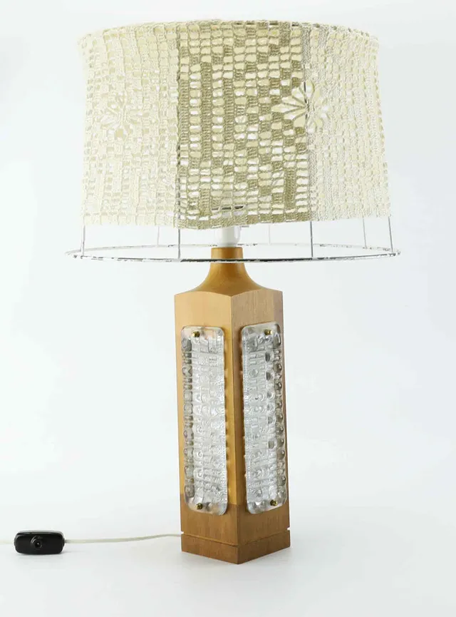 BORDSLAMPA, trådskärm, trä och glas, 1970-tal.