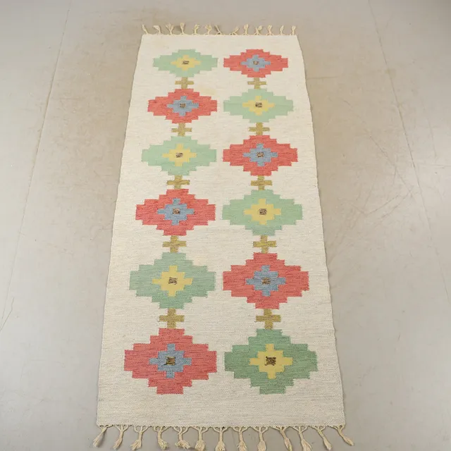 MATTA, rölakan, galleri, 235 x 102 cm.